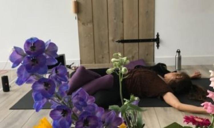 Ontspannen voor de vakantie met yoga